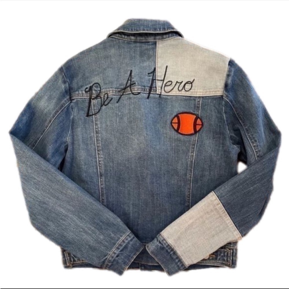 Cat and Jack " Be a Hero" Kids Large
(12/14) Denim Jean Jacket.